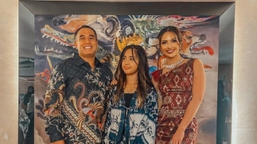 Anak Rasa Bestie, Cantiknya Gaya Nia Ramadhani dan Mikhayla Jadi Model Fashion Show Baju Muslimah