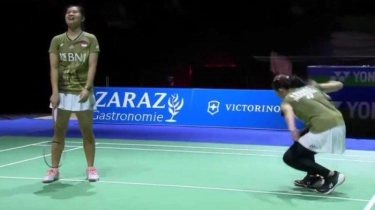 Momen Ribka Sugiarto Banting Raket setelah Tikung Apriyani/Fadia di Semifinal Swiss Open 2024