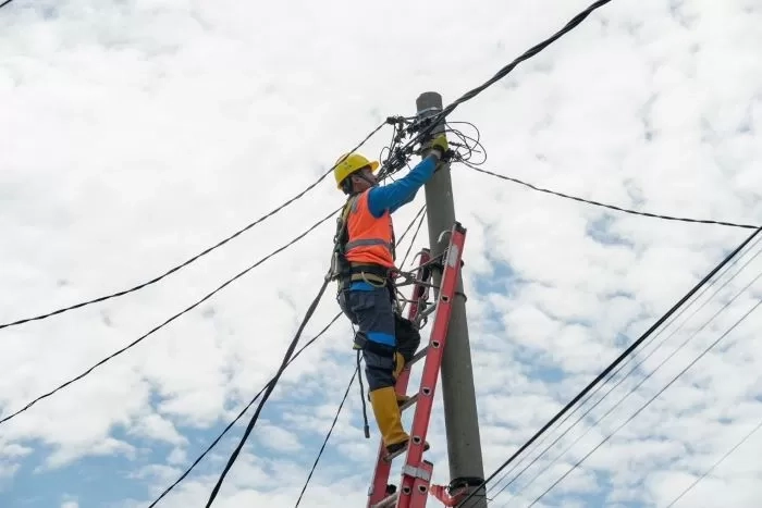 Cuaca Ekstrem Diprediksi Masih Berlanjut, PLN Bagikan Tips Jaga Sistem Kelistrikan