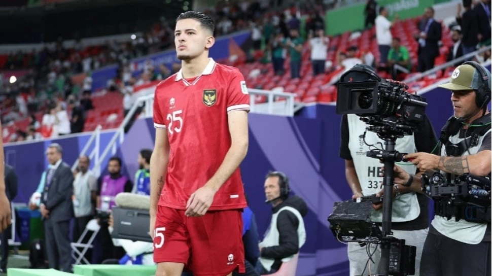 Momen Justin Hubner 'Ngacangin' Jurnalis Vietnam saat Tiba di Hanoi