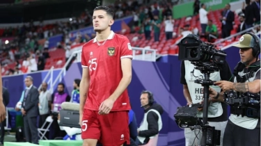 Momen Justin Hubner 'Ngacangin' Jurnalis Vietnam saat Tiba di Hanoi