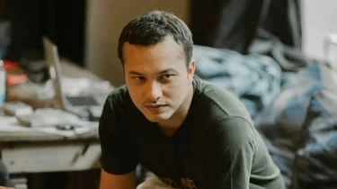 Nicholas Saputra Pamer Makan Nasi Pakai Nugget, Netizen: Kayak Bocil Picky Eater!