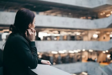 9 Tips Berteman dengan Seorang Introvert yang Wajib Diperhatikan, Salah Satunya Menghargai Ruang Privasi