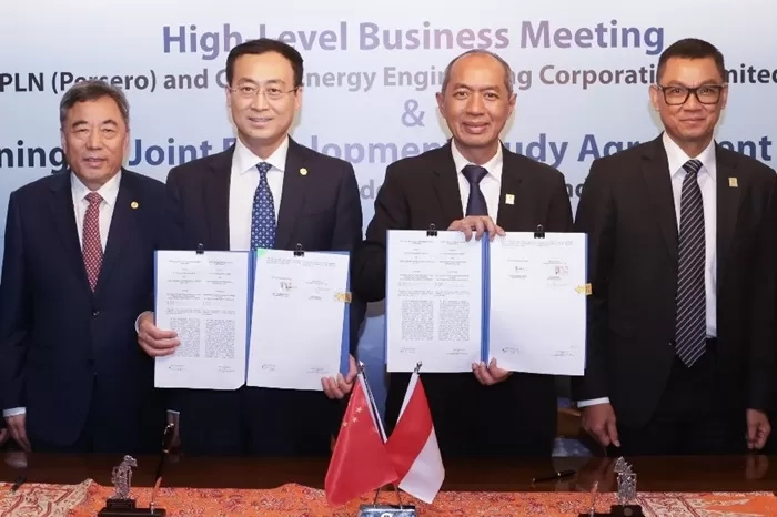 PLN Indonesia Power dan China Energy Sepakat Kaji Pengembangan Energi Hijau Skala Besar di Sulawesi