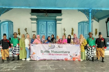 Tingkatkan Pendapatan, Belasan Nasabah PNM Ikut Pelatihan Batik Ecoprint