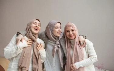 Tips Memilih Baju Lebaran Anti Kelihatan Pasaran, Salah Satunya Jangan Fomo dengan Trend