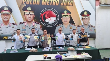 Dua WN Portugal Ditangkap Terkait Penyelundupan Kokain Cair Modus Botol Sampo