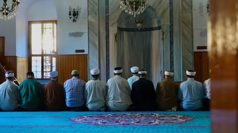 Malam Keberapa Baca Doa Qunut Sholat Tarawih dan Witir, Malam 15 atau 16?