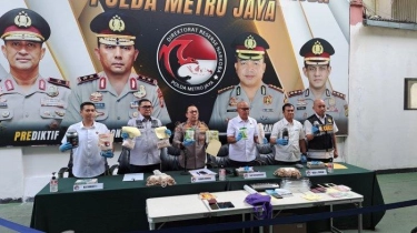 Polisi Tangkap Dua Warga Negara Portugal Selundupkan Kokain Cair dalam Botol Sampo