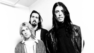 Terjemahan Lirik Lagu Something in The Way - Nirvana: Underneath The Bridge