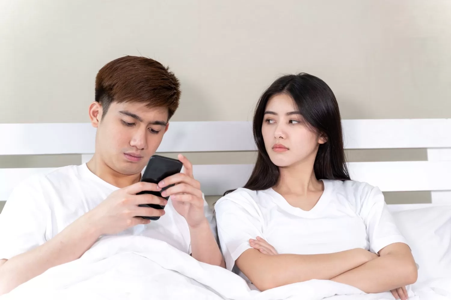 Ada Taurus hingga Scorpio, 6 Zodiak Ini Dikenal Posesif dan Protektif Kepada Pasangannya