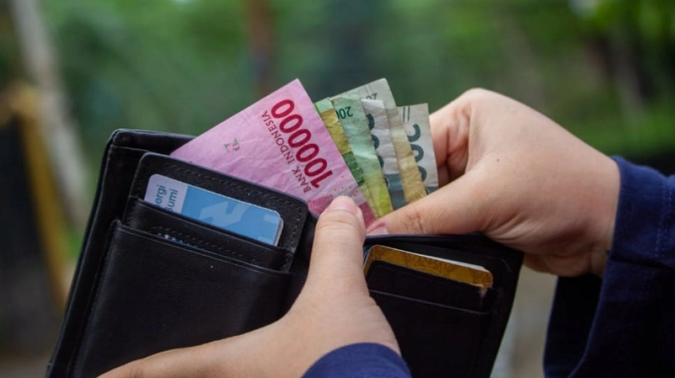 5 Tips Gunakan Gaji dan THR Secara Bijak Agar Lebaran Gak Bikin Kantong Kering