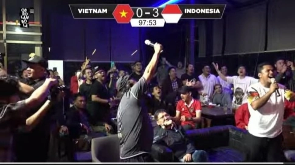 Bukan Gembira, Ekspresi Bung Towel Jadi Sorotan saat Timnas Hancurkan Vietnam