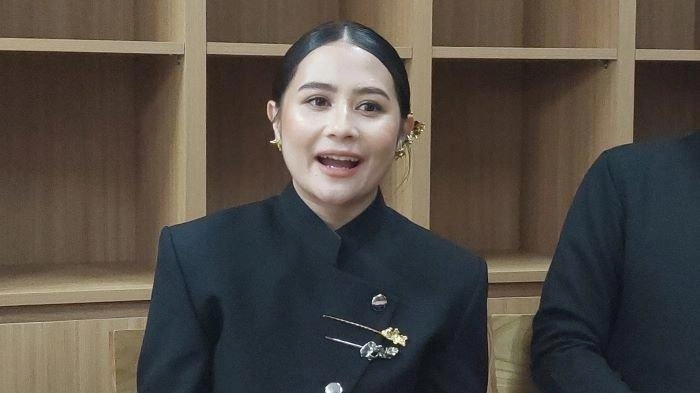 Film Kiblat Diboikot, Prilly Latuconsina Enggan Terlibat Perdebatan