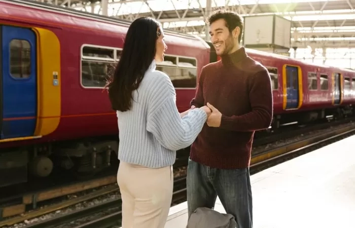6 Tips Pacaran LDR Agar Tetap Romantis, Dijamin Hubunganmu Bakal Langgeng dan Bahagia