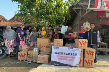 BRI Insurance Salurkan Bantuan untuk Korban Banjir di Kudus dan Demak