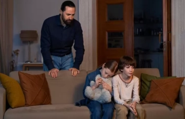 Jangan Khawatir, Begini 7 Cara Mendidik Anak Broken Home, Terapkan Co-Parenting Hingga Menjaga Komunikasi