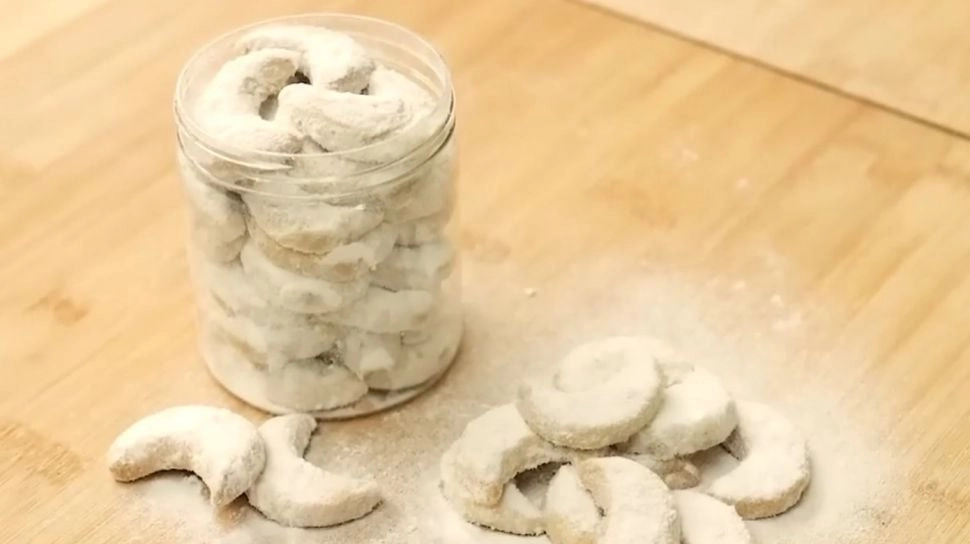 Maknyus di Mulut, Ini Resep Kue Putri Salju Premium