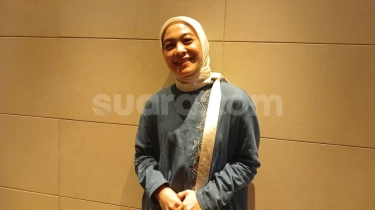 Suka Jalan-Jalan ke Luar Negeri, Begini Tips Dian Ayu Lestari Cari Makanan Halal Saat Liburan