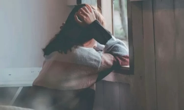 5 Cara Mengatasi Kerinduan Akibat Kehilangan Seseorang, Menurut Psikolog