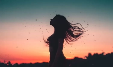 Ada Pisces hingga Aquarius, 4 Zodiak Ini Mampu Memikat Banyak Orang dengan Aura Misteriusnya