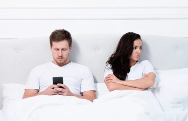 Kenali 9 Tipe Orang yang Gemar Selingkuh, Apakah Pasanganmu Juga Melakukannya?