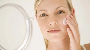 Jangan Lupakan Pelembab untuk Kulit! Wajib Dipakai Lebih Dahulu Sebelum Make-up