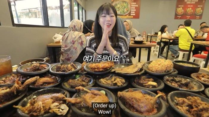 Youtuber Korea Bikin Heboh, Mukbang 28 Sambal Bakar Sendirian