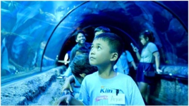 Bagi Siswa Sekolah Bingkai Jalanan, Liburan dan Makan Steak Sesuatu yang Mewah