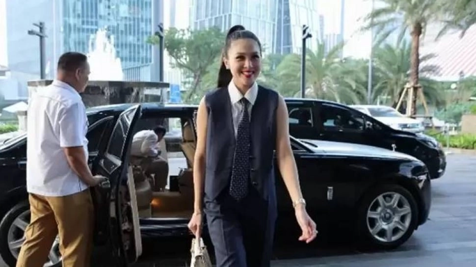 Segini Harga Rolls-Royce Sandra Dewi, Hadiah Ultah Sebelum Harvey Moeis Jadi Tersangka