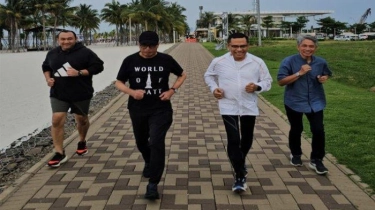 FOTO Gaya Budi Karya Sumadi dan Saleh Husin Jalan 7 Km di PIK 2 Saat Nikmati Libur Panjang