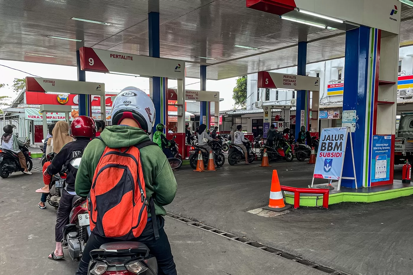 Jelang Lebaran 2024: Pertamina Tahan Harga BBM, Pertamax Masih Rp 12.950 Per Liter