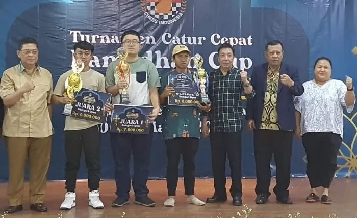 Yoseph Taher Juara Ramadhan Cup Catur Cepat