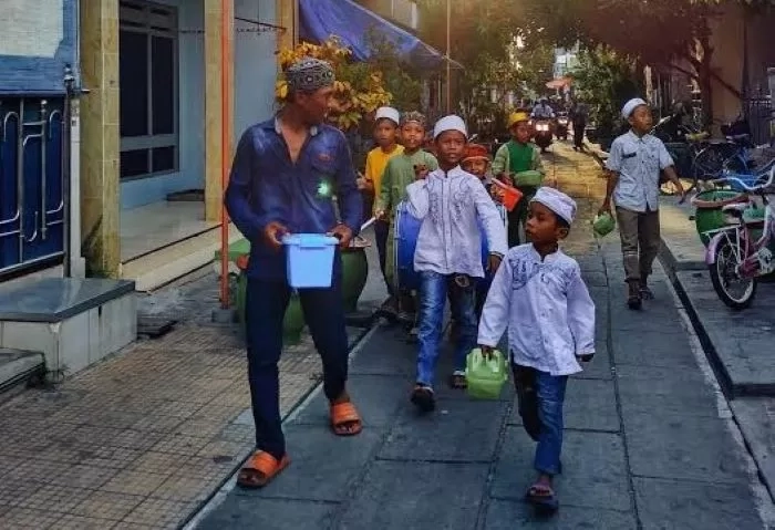 Seni Kedundangan di Kelurahan Lumpur, Kabupaten Gresik, Ingatkan Masyarakat untuk Beramal di Pengujung Ramadhan