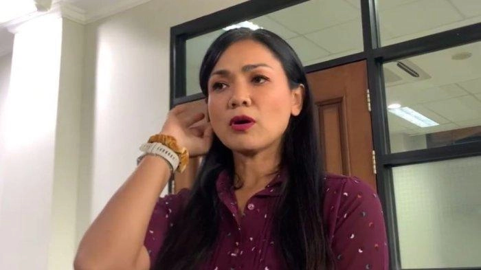 Haknya Atas Tanah Digugat, Nirina Zubir Sindir Pihak Riri Khasmita yang Datang Telat ke Pengadilan