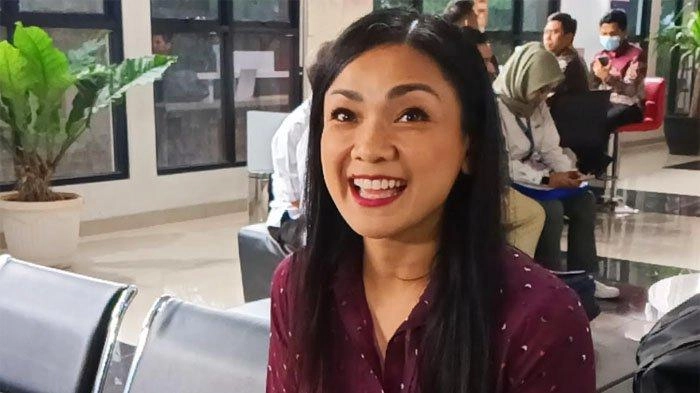 Nirina Zubir Bingung Kembali Digugat Riri Khasmita, Berharap Mantan Asisten Taubat dan Minta Maaf