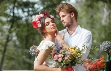 7 Inspirasi Foto Prewedding, Dijamin Pakai Properti Ini Bikin Momen Bahagiamu Makin Seru dan Antimainstream