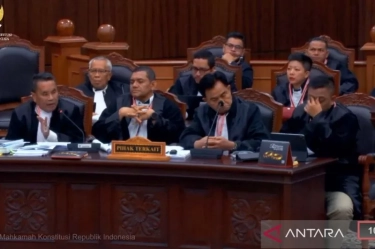 Hotman Paris Dibentak Hakim Saldi Isra Gegara Bilang Pembahasan Sirekap Tak Penting