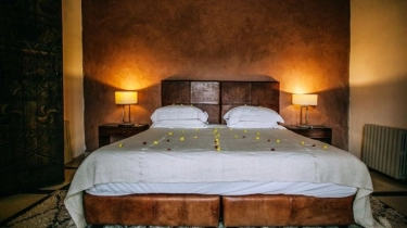 8 Arti Mimpi Bulan Madu ke Luar Negeri, Pertanda Asmara Langgeng?