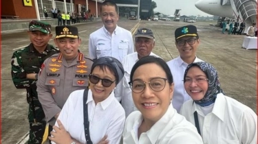 Tunggu Jokowi, Sri Mulyani Ajak Para Menteri Selfie : Menyala Abangkuh