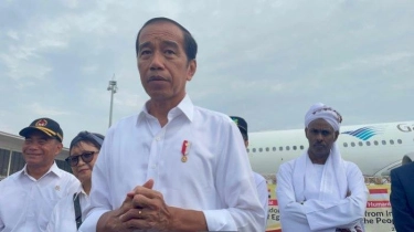 Jokowi Balas Hasto soal Rumor Ingin Rebut Kursi Ketum PDIP: Bukannya Golkar?