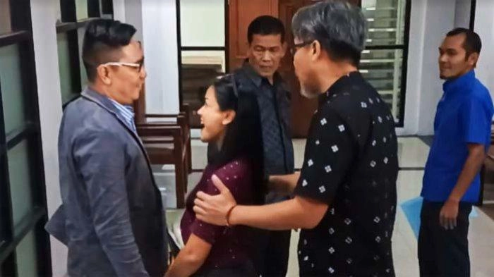 Nirina Zubir Ribut, Suara Pengacara Riri Khasmita Terdengar Keras Usai Sidang di PTUN, Ini Pemicunya