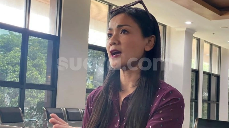 Dinilai Sabar Debat Dengan Pengacara Mantan PRT, Ternyata Pendidikan Nirina Zubir Tidak Sembarangan