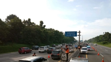 Contraflow Mulai Diberlakukan Di Tol Jakarta-Cikampek