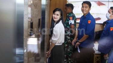 Reaksi Sandra Dewi Saat Ditanya Rasanya Makan Timah: Enak Enggak?