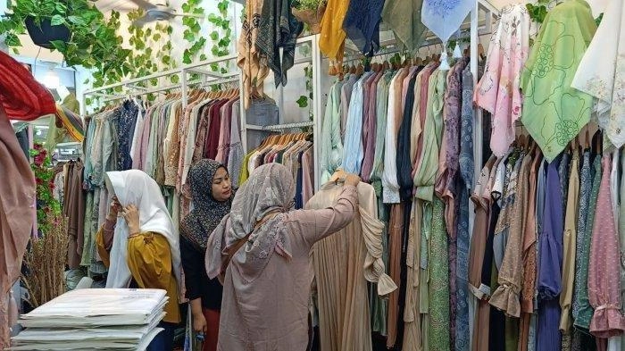 Viral Tren Baju Lebaran 2024 Nuansa Shimmer, Bahannya Dinilai Halus, Berikut Harga Gamis Shimmer