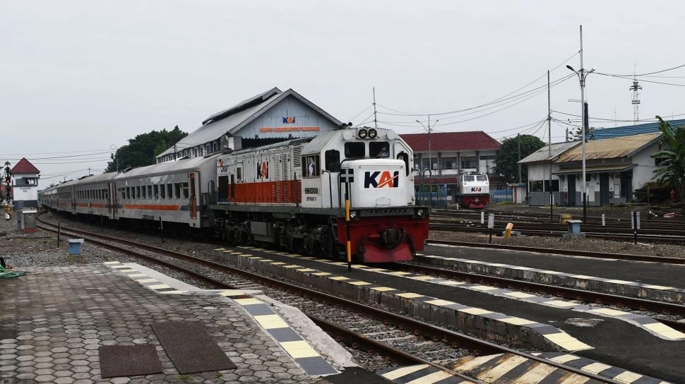 Lebaran 2024: Membeludak! 10 Ribu Pemudik Kereta Api Tiba di Daop 7 Madiun