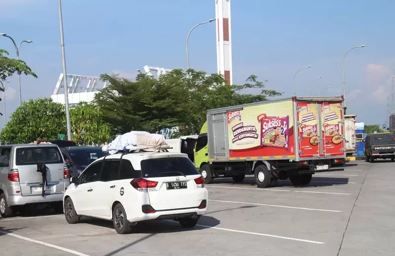 Dalam Sehari, Puluhan Ribu Kendaraan Masuk Jatim Via Tol Ngawi, Ini Upaya Petugas untuk Antisipasi Lonjakan Pemudik
