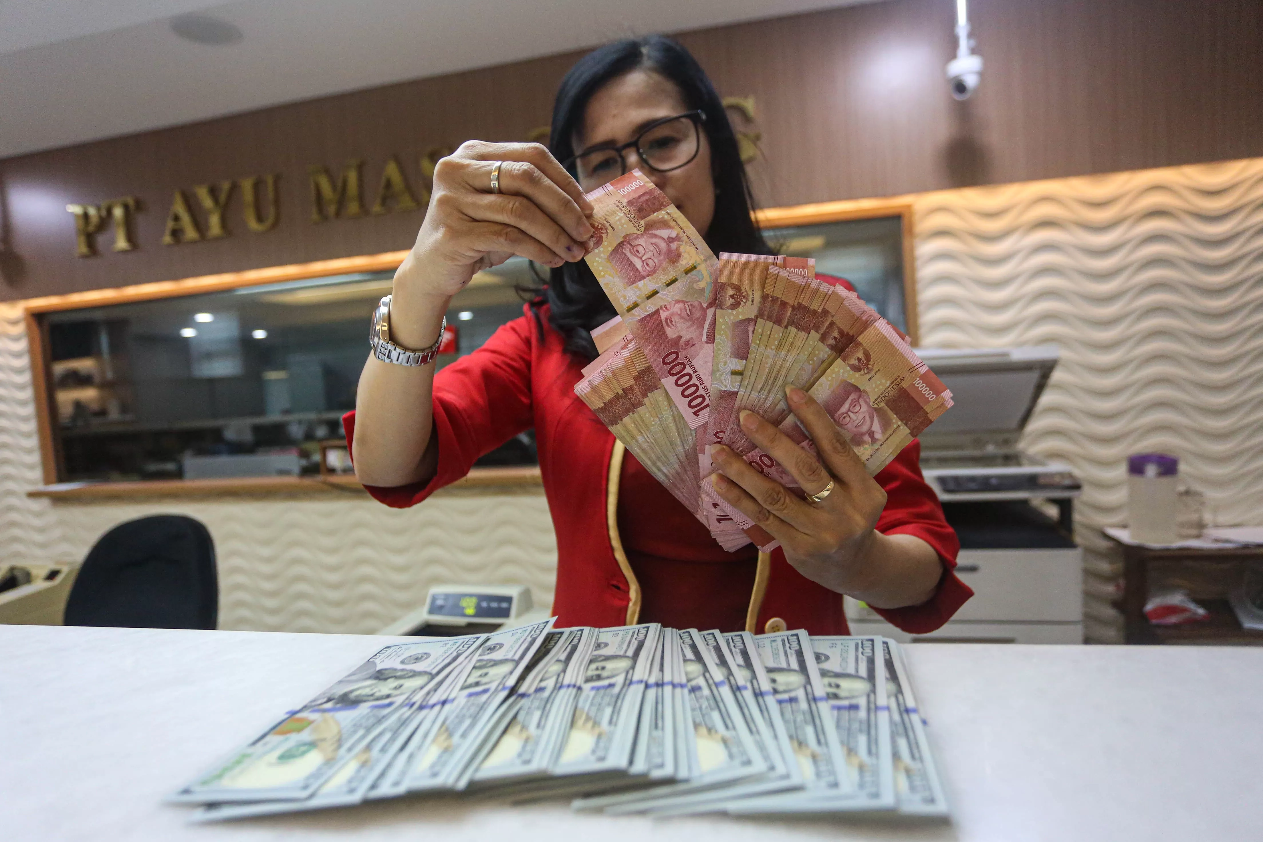 Pelemahan Rupiah Bisa Kerek Harga Makanan-Minuman
