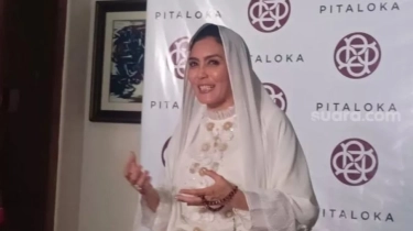 Perjalanan Agama Rieke Diah Pitaloka yang Baru Mantap Jadi Muslim di Usia 23 Tahun